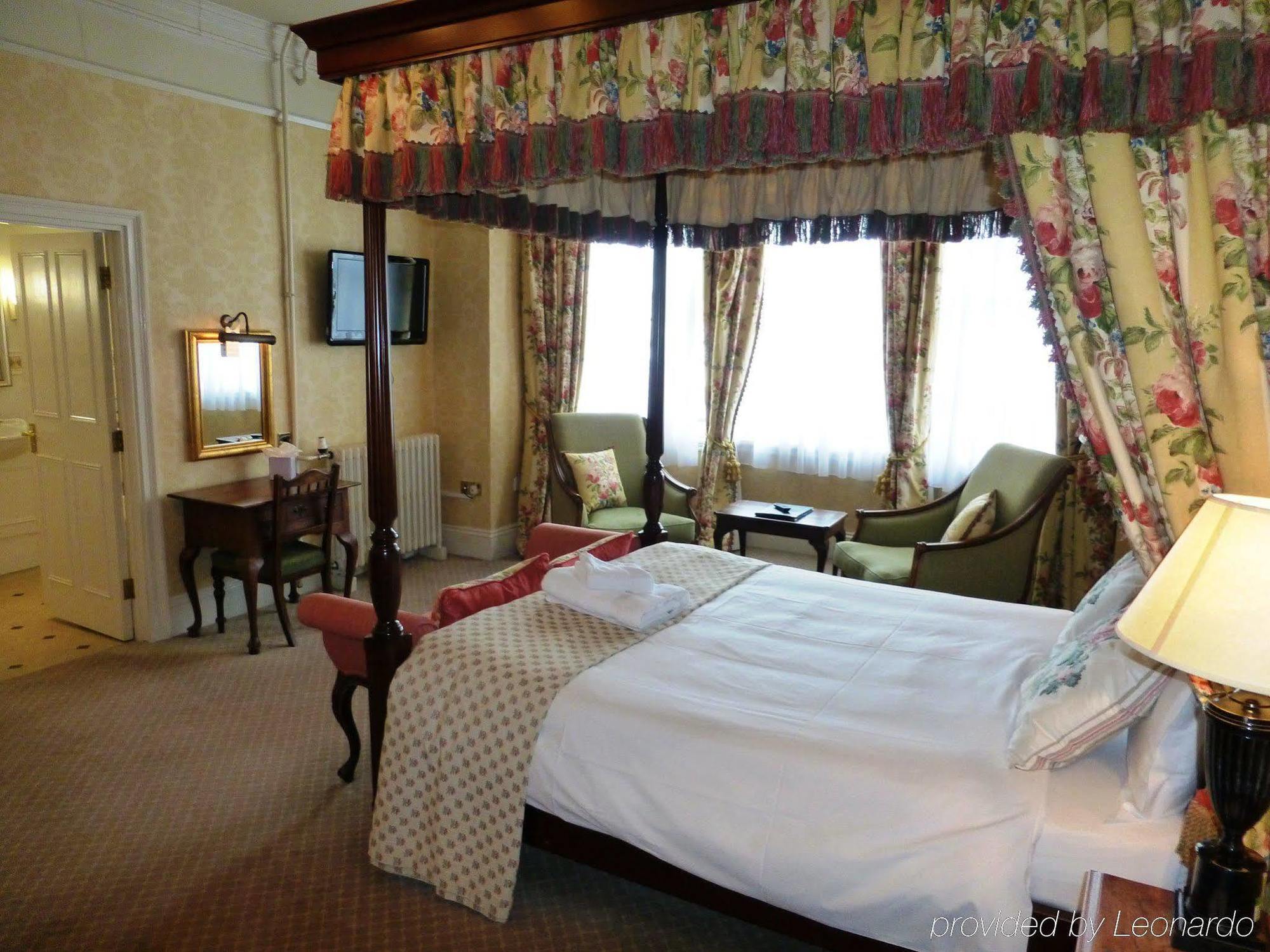 The Bear Hotel Devizes Exterior foto